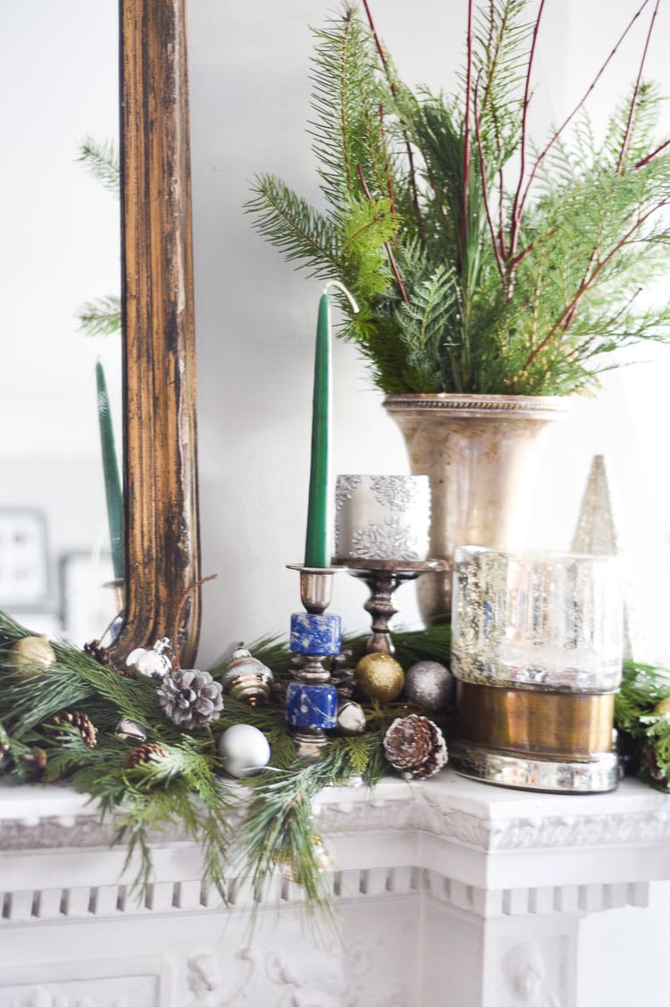 How to style your holiday table and mantel with vintage inspired holiday décor pieces, for more visit https://ablisfulnest.com #holidaydecor #holidaytablescape #holidaymantel