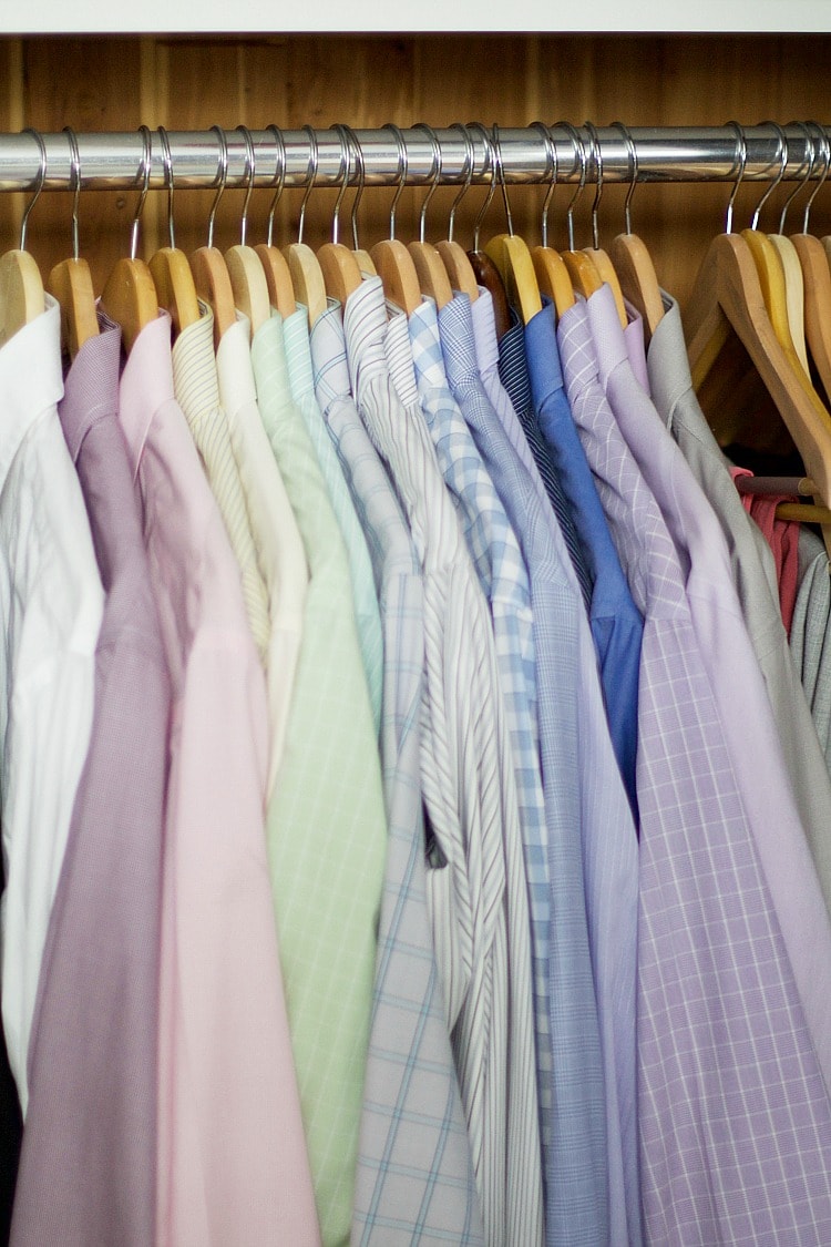 Getting your house organized doesn't have to be challenging! Professional organizer shares her tips on organization for the home! #organizationideas #organizing #homeorganizing #organizationtips