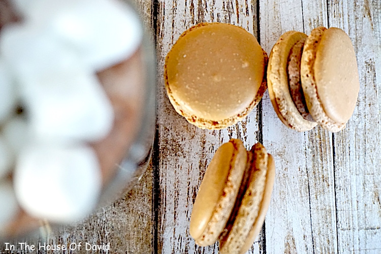 Such a delicious almond macaron recipe! #frenchmacarons #macaron #frenchcookies #french #hotchocolatecookies #hotcocoa #hotcocoamacaron #wintercookies #winterdesserts #holidaydesserts #holidayseason #giftideas #diygifts #homemadechristmas