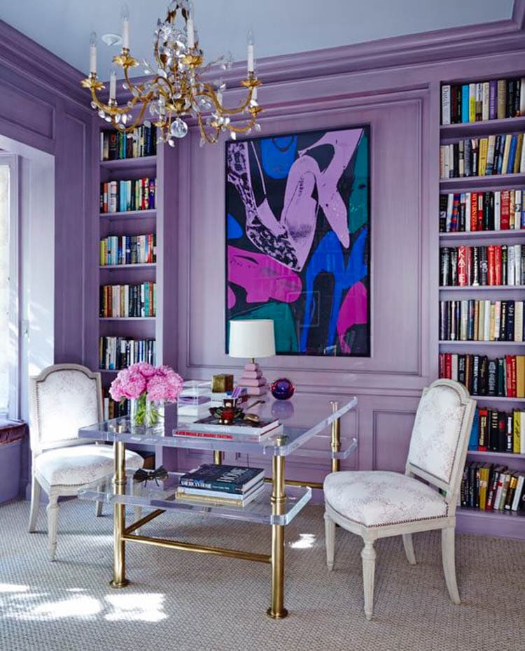 Love this guide on how to use Pantone's color of the year - Ultra Violet! #pantonecoloroftheyear #ultraviolet #colorguide #designtips #homedecorideas