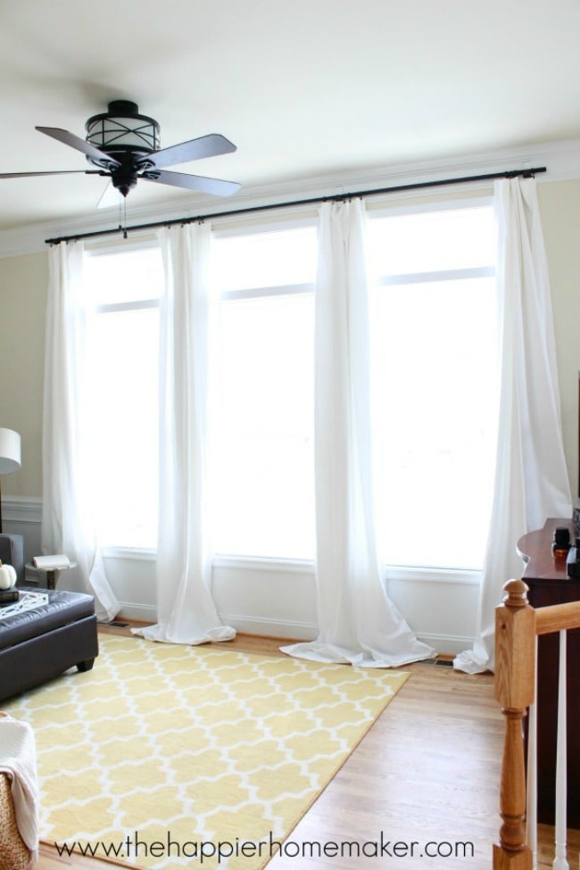 Hang those curtain rods with some Command hooks! The Happier Homemaker, 15 Things to do with Command Hooks in your Home