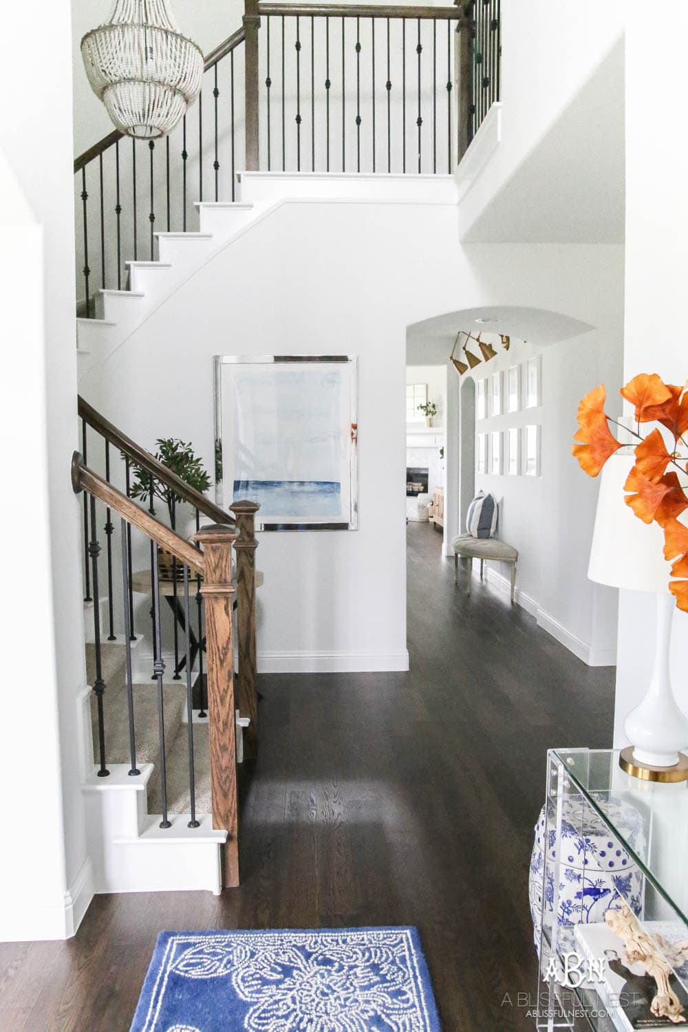 Gorgeous amber touches in this fall entry! Full sources on ablisfulnest.com #falldecor #fallentry #ABlissfulNest