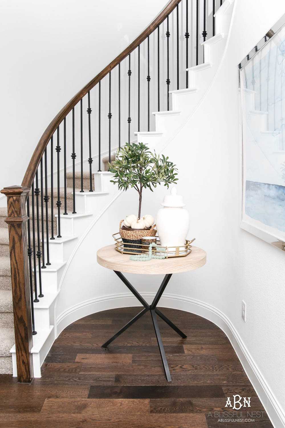 Gorgeous amber touches in this fall entry! Full sources on ablisfulnest.com #falldecor #fallentry #ABlissfulNest