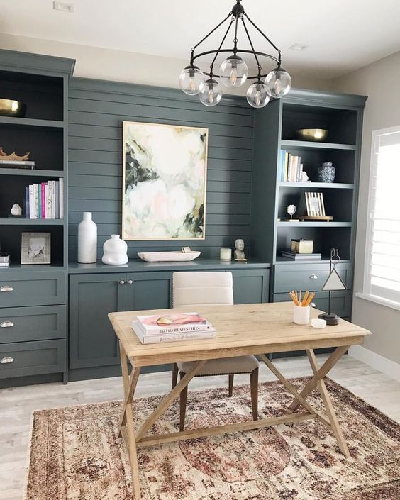 I love the mix of farmhouse and mid century modern in this home office. #homeoffice #officeideas
