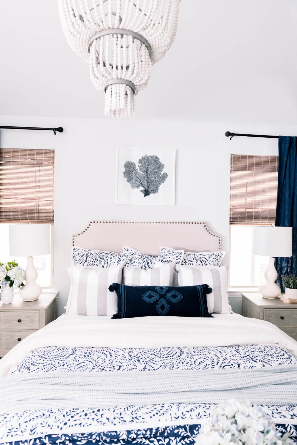 Create a cozy warm layered bed with this step by step guide of everything you need. #ABlissfulNest #bedroom #bedroomideas