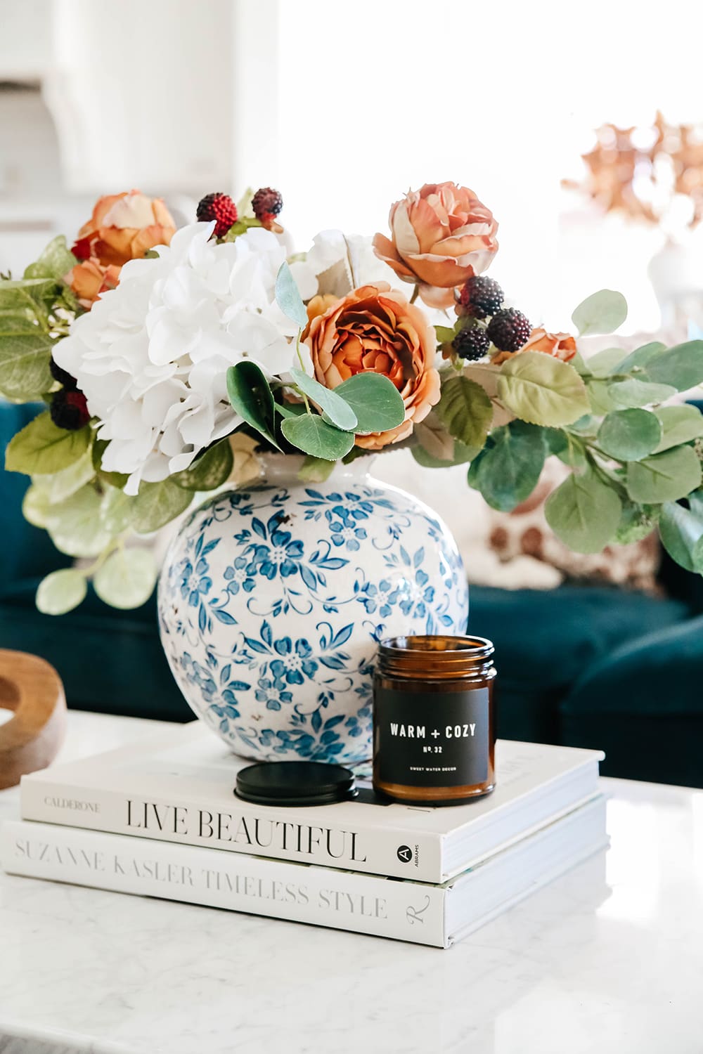 All my favorite scents in candles for the fall season and where to buy them. #ABlissfulNest #fallcandles #falldecor