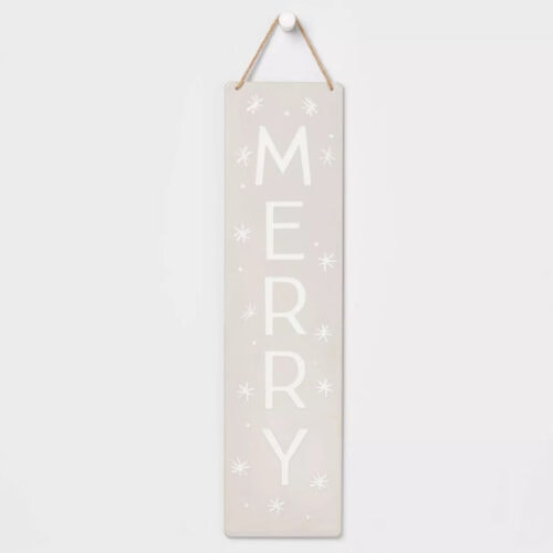 This white metal 'Merry' sign is a fun piece of Christmas decor under ! #ABlissfulNest