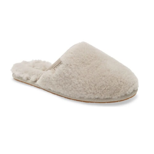 These UGG slippers are so cute and cozy, and under 0! #ABlissfulNest