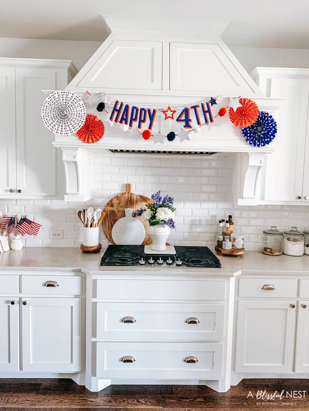 Simple 4th of July and patriotic decor for the home. Red, white and blue decor ideas. #ABlissfulNest #4thofjuly #patrioticdecor