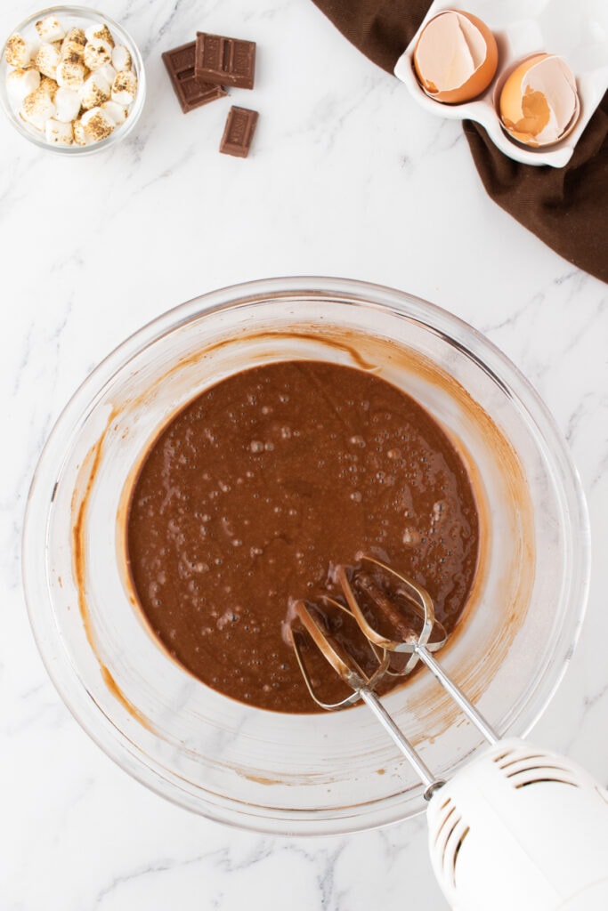 Liquid mixture for cupcake mix after blending