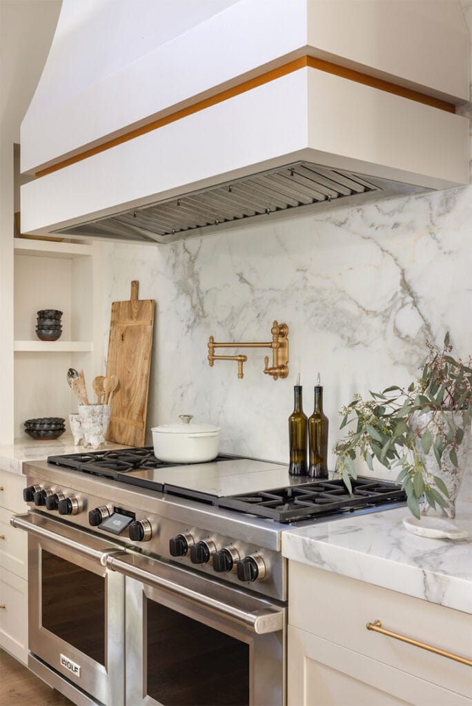 This beautiful kitchen designed by Intimate Living Interiors is so stunning! #ABlissfulNest