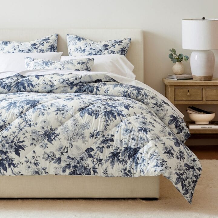 How To Layer A Bed With A Quilt And Comforter