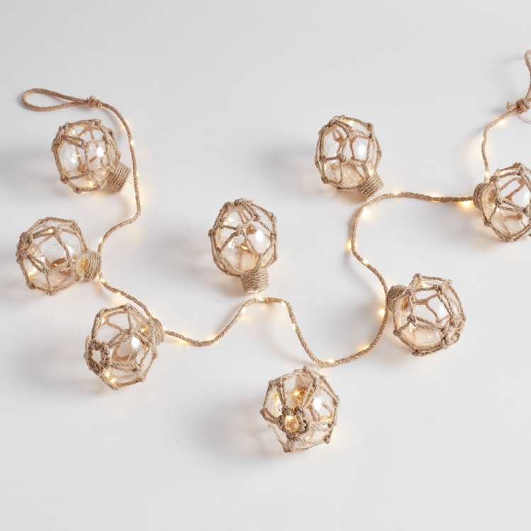 This lit jute wrapped garland is the perfect piece of summer decor! #ABlissfulNest