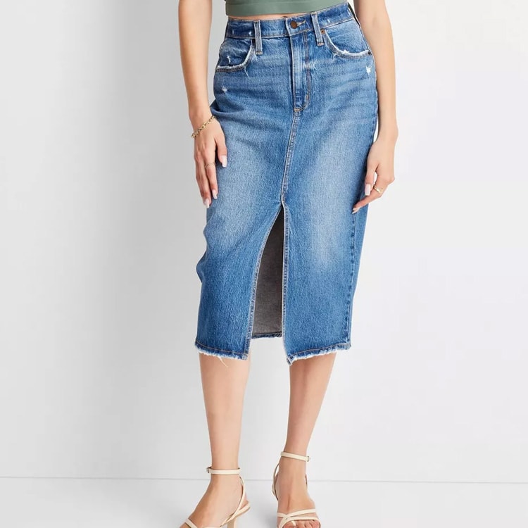 This denim midi skirt is such a good, fall staple and it's under $30! #ABlissfulNest