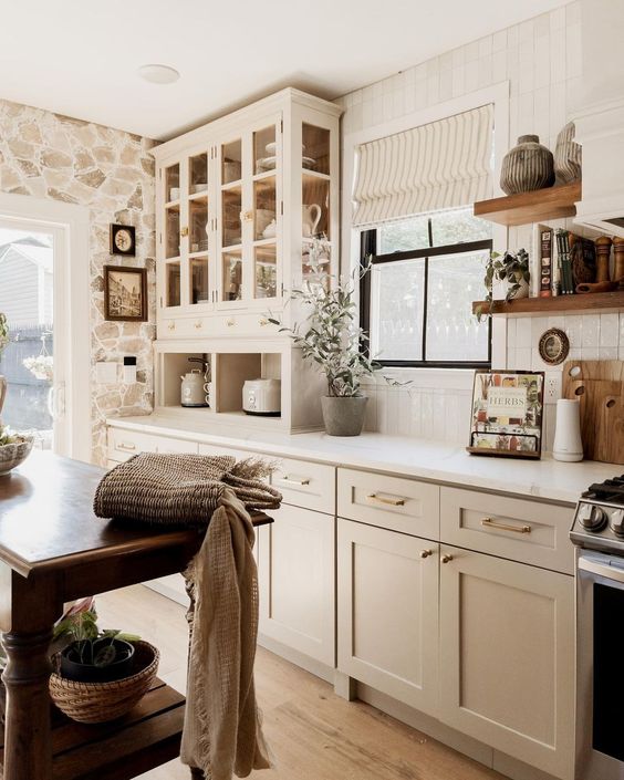 creamy white kitchen cabinet colors with white oak hardwood floors