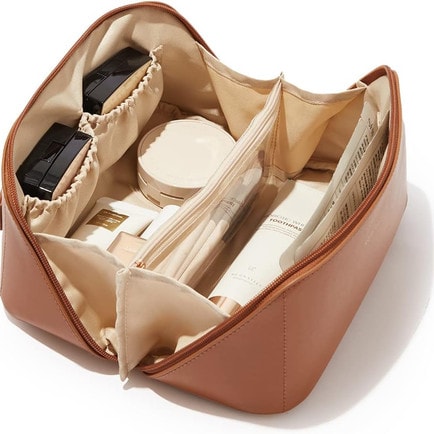 This cosmetic case is perfect to gift any woman this holiday season! #ABlissfulNest