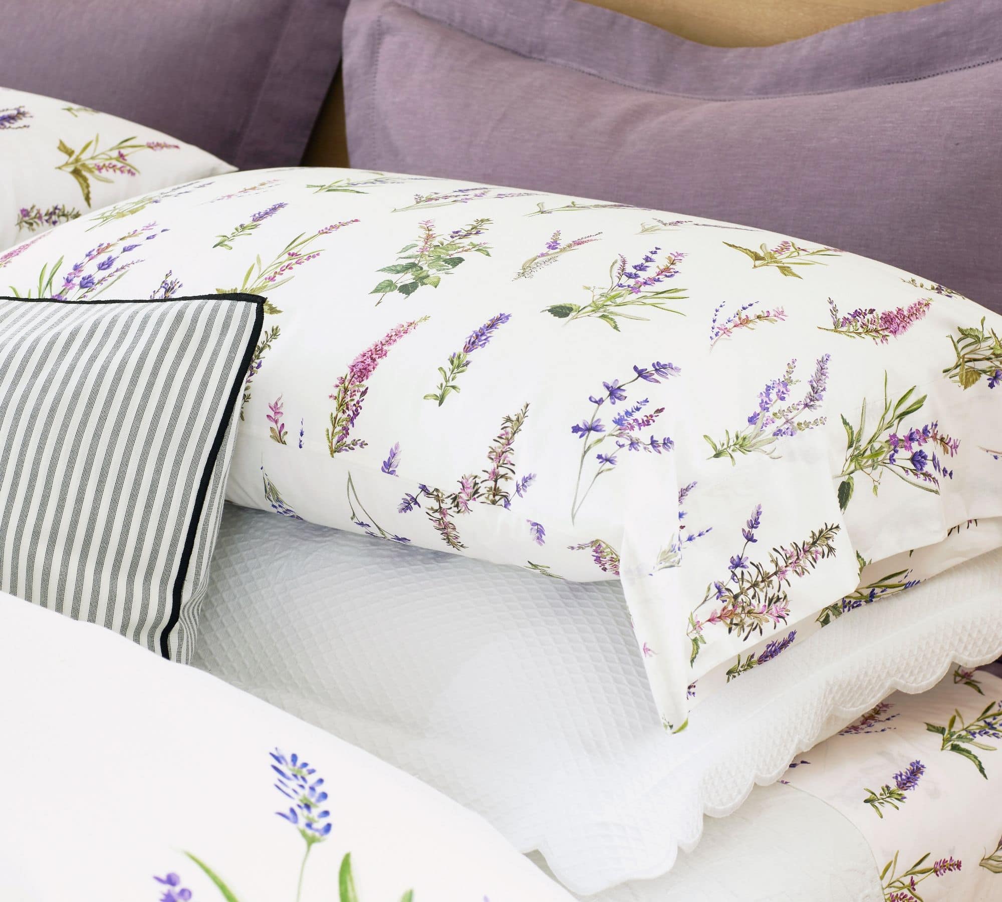 How To Layer Bed Sheets