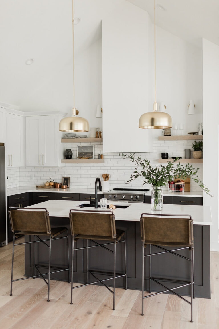 Contrasting Kitchen Cabinet Colors